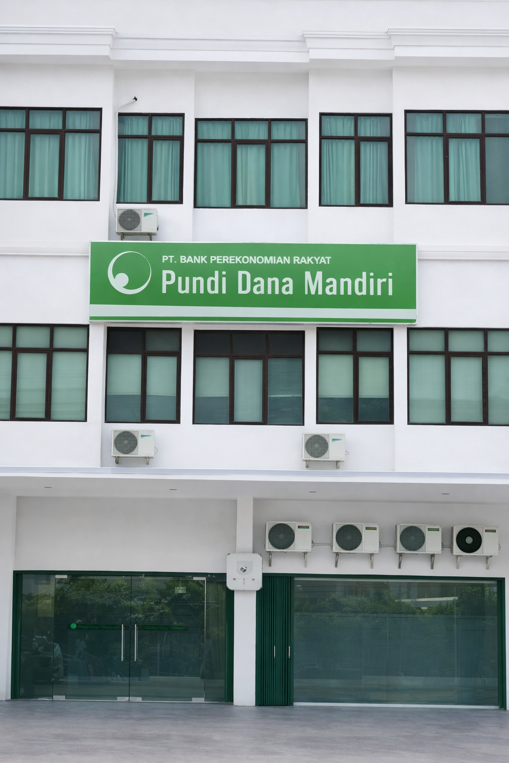 Gedung BPR Pundi Dana Mandiri